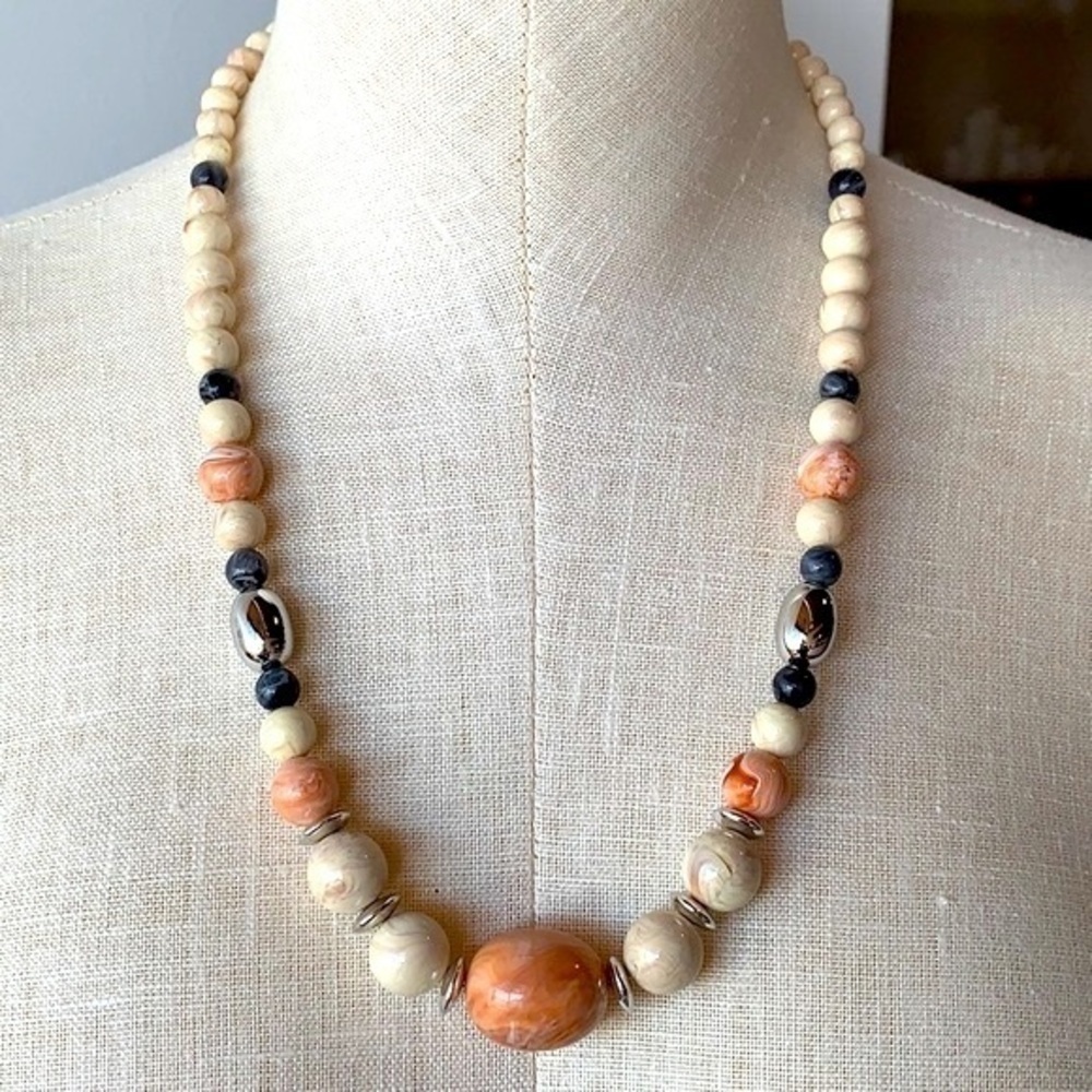 Avon Graduated bead swirl acrylic vintage long soft pastel colorful statement